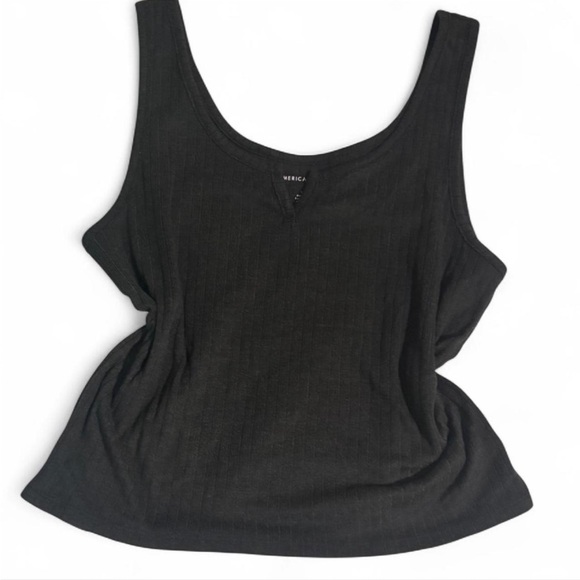 AE Sleeveless Top - Picture 3 of 6